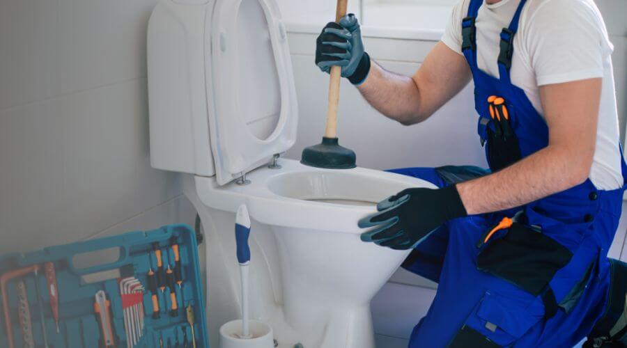 Professional septic pumping service in Edelstein, IL